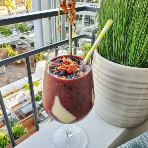 Arktisk Villbær Ingefær Smoothie med friske ingredienser