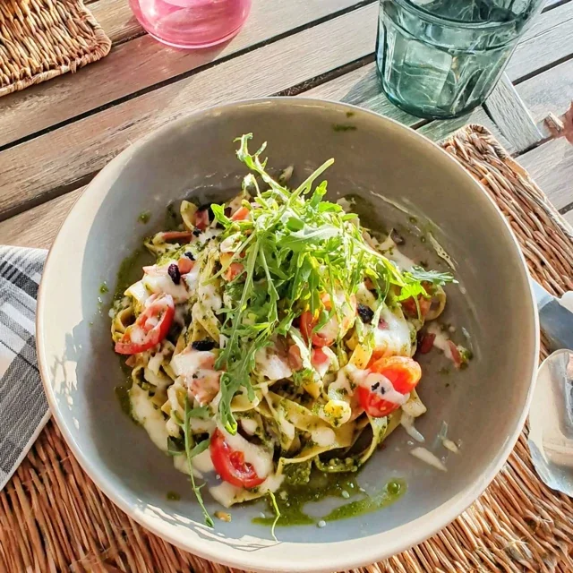 Ferske tagliatelle med ruccola-pesto