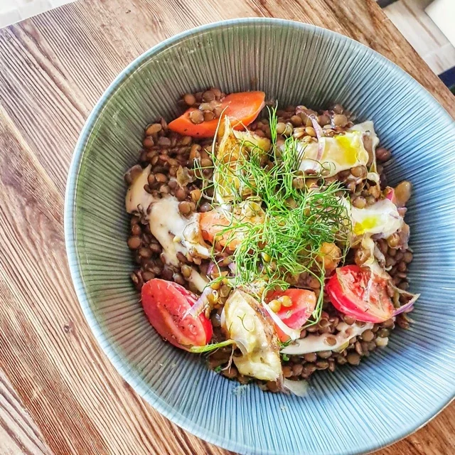 Grønn linsesalat med nype gulrøtter og spisskummen