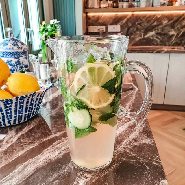 Hjemmelaget mynte-agurk-limonade