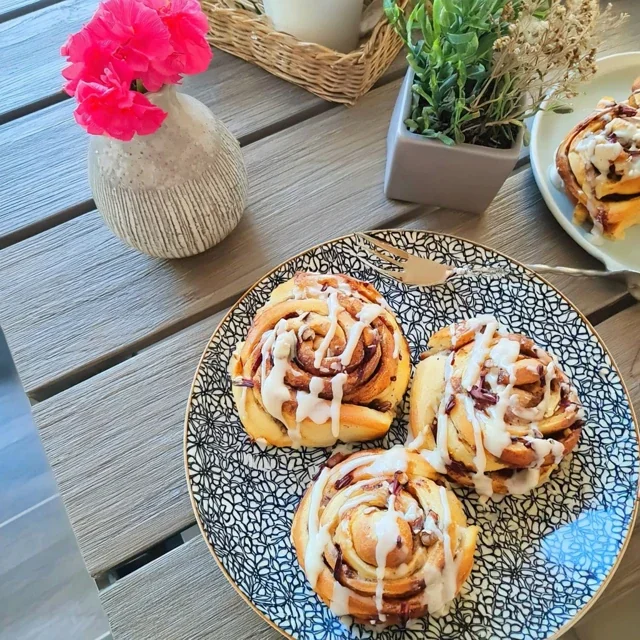 Kanelbullar med kardemomme og vanilje