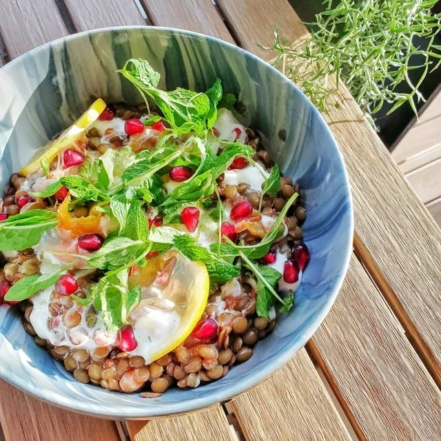 Linse-salat med mynte og granateple