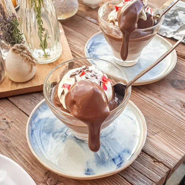 Mørk sjokolademousse med havsalt