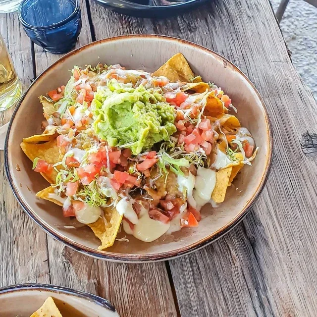 Nachos med guacamole og frisk salsa