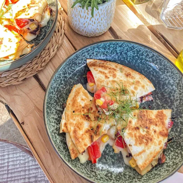 Ostequesadilla med mais og paprika