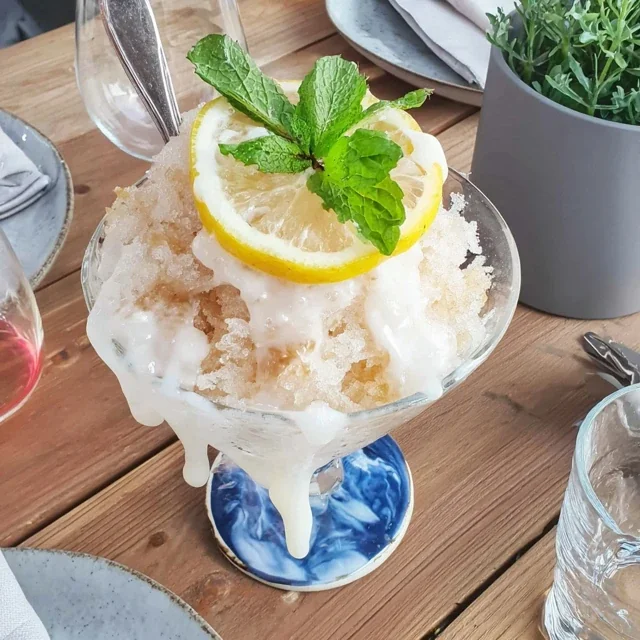 Sitrungranita med frisk mynte