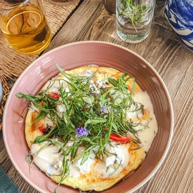 Urteomelett med geitost